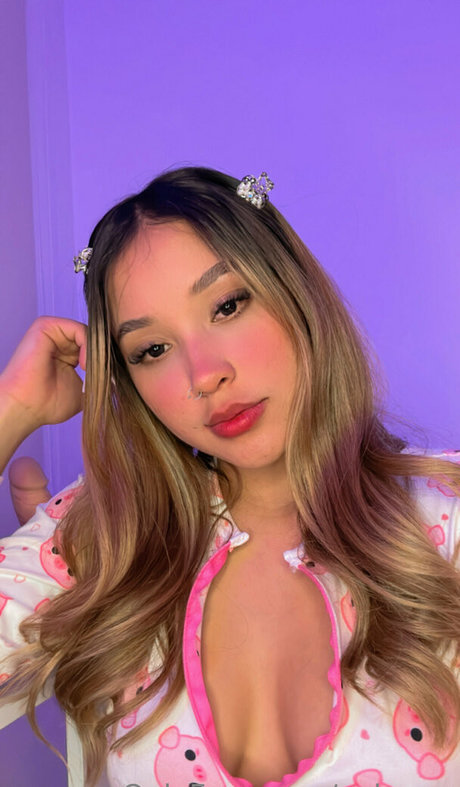 valengg hot model image