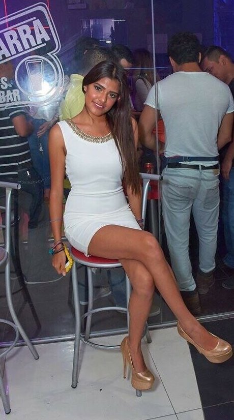 Pamela G Castillo naked model picture