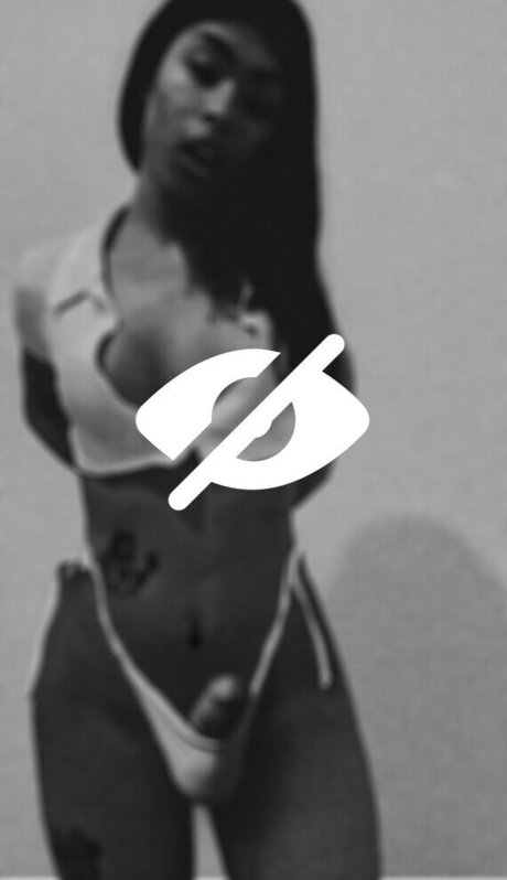 Hillary Fabii sexy star photos