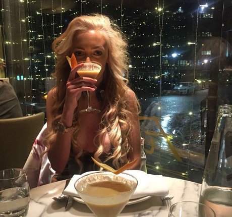 Kalina Balimezova sexy actress pics