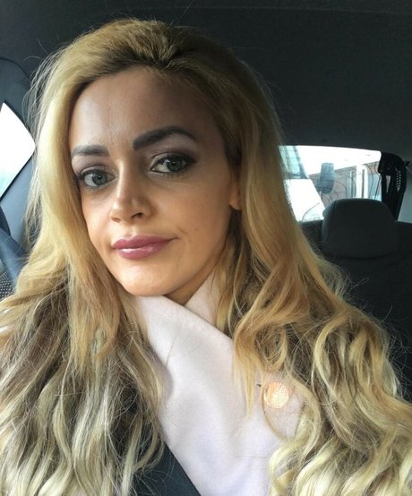 big tits lesbians onlyfans erotic pics