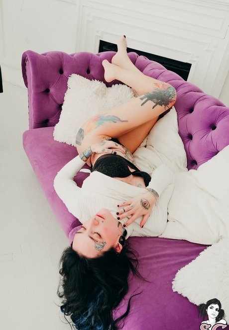 Lublue pornstar naked img