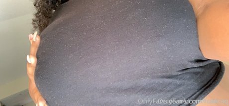 screwraq model pretty image