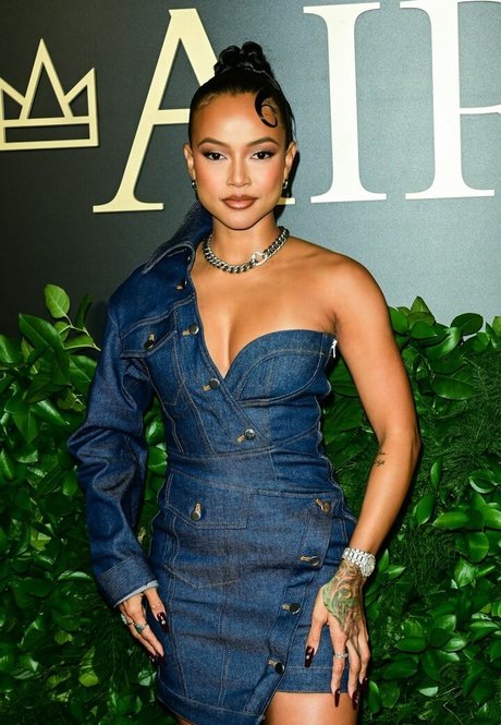 Karrueche star naked pics