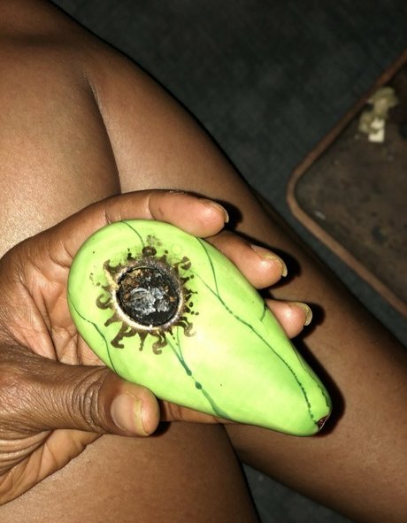 Sinnamon Love nudes actress photo