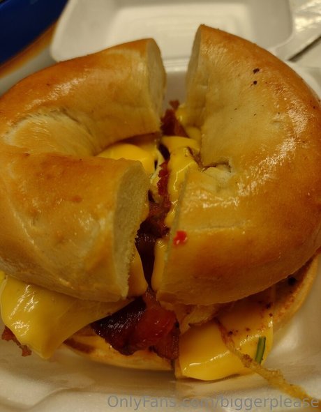 biggerplease model free picture