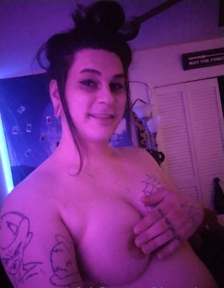 biggerplease art model pictures