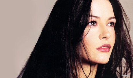 Catherine Zeta Jones star sexy pics