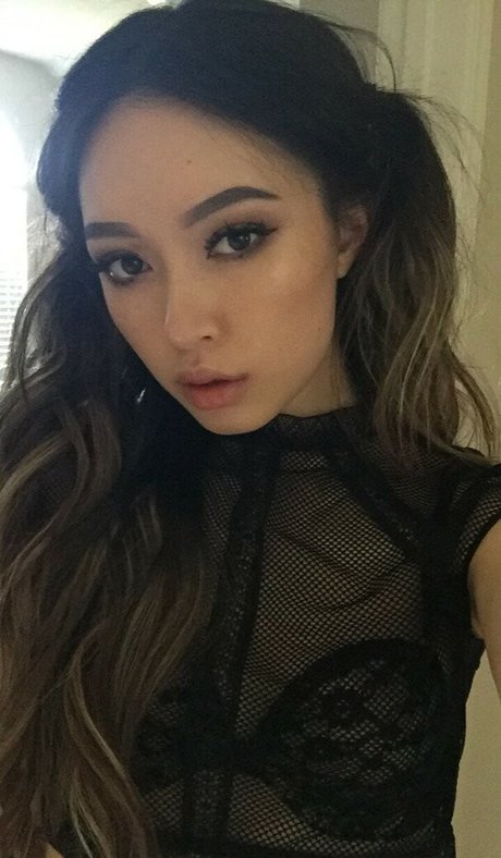 basedlilv model naked galleries