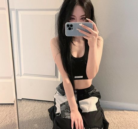 basedlilv model pornographic img