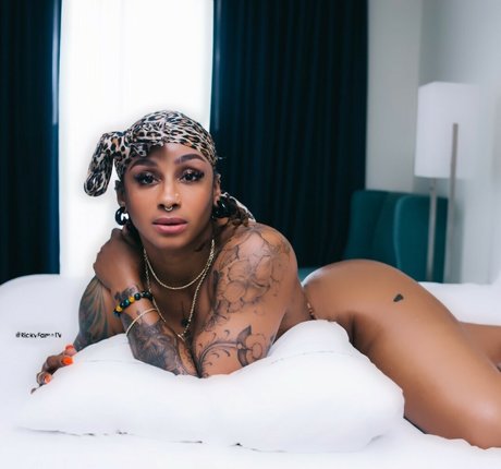 ItsJustRocky high quality model pics