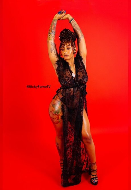 ItsJustRocky art star pics