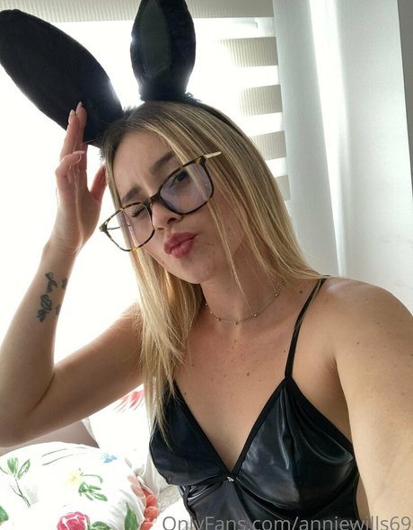 anniewillfree model xxx photos