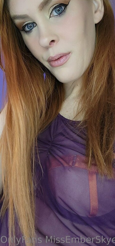 emberskyefree model free images