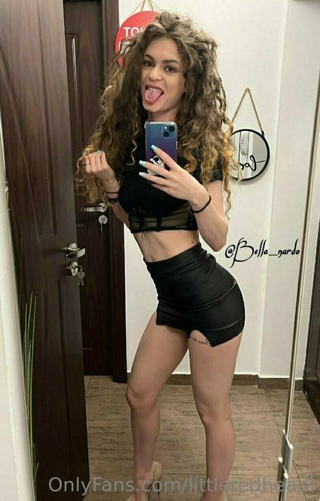 littleredheadi nude model images