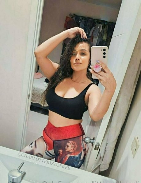 littleredheadi hot model gallery