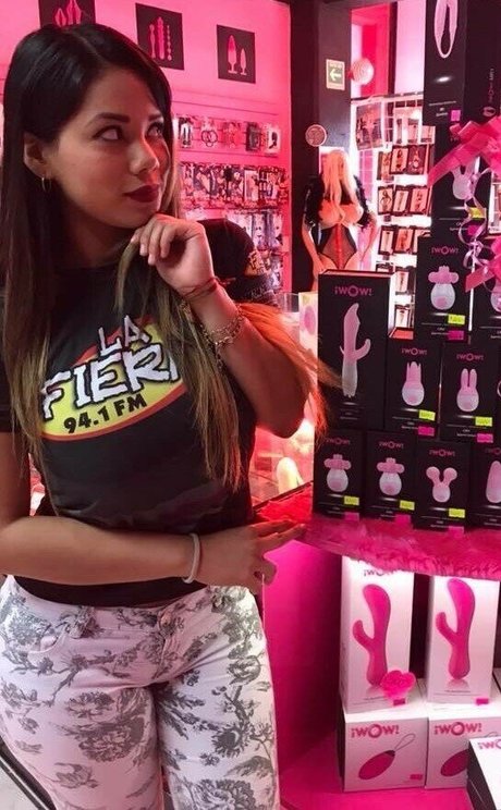 Itcel Macias pornstar pics