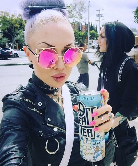 My Little Vronie model sexy pics