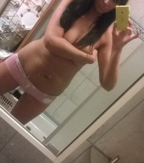 Show Your Girlfriend naked pornstar img