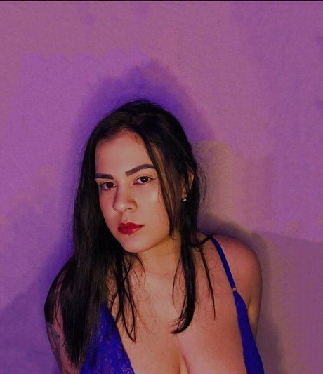 Laraoliveiraof model best img