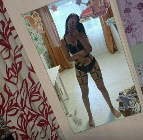 curvy nude onlyfans adult image