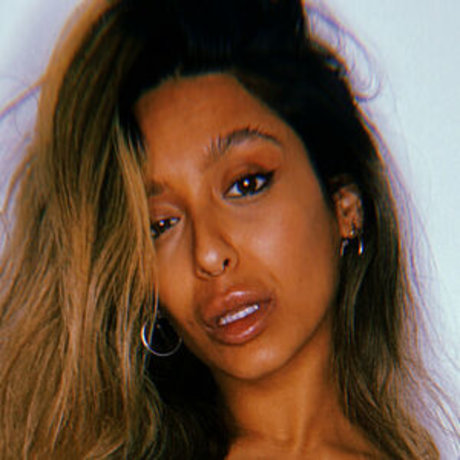 Flik Renee pornstar top photo