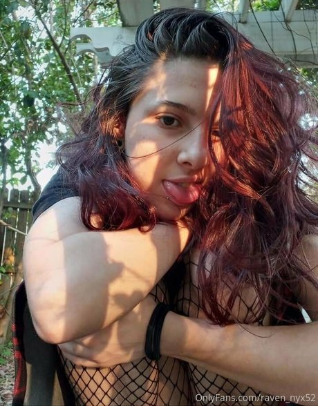 raven nyx52 model pretty photo