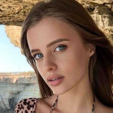 Victoria Tisshko model free image