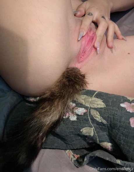 Endilolita nude model images