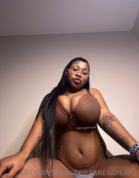 skiessneakpeak erotic actress img