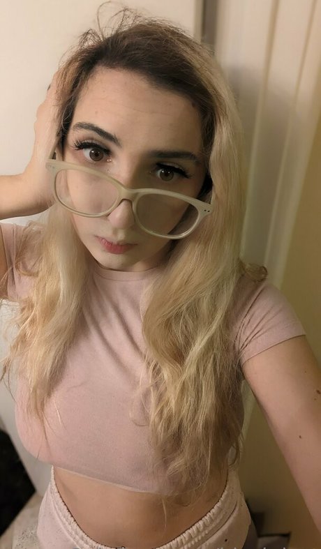 blush lust pretty pornstar photo