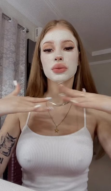 Kamila Borges model nude images