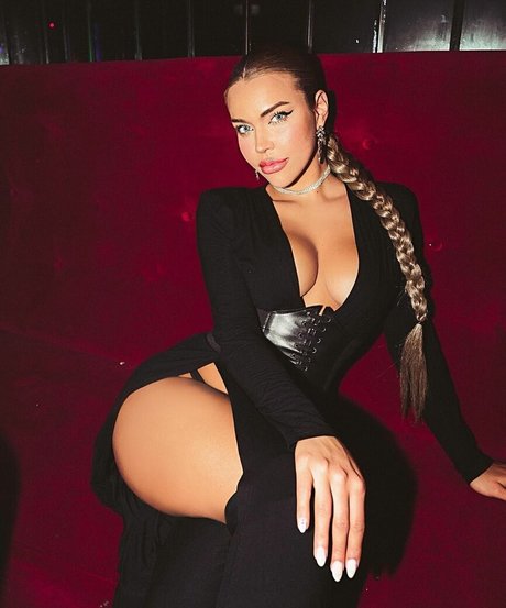 Miikkita star top image