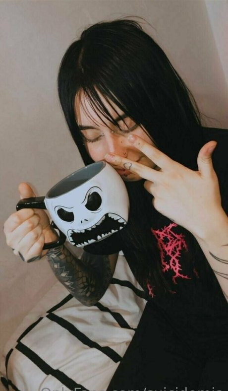 badkittymia pornstar erotic image