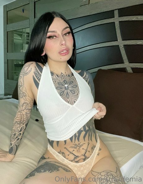 badkittymia pornstar adult pic