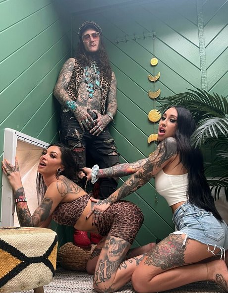 rosechevelle high quality model gallery