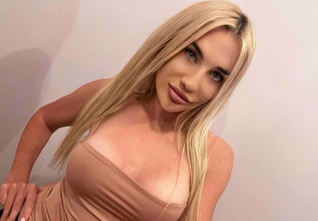 alicedollyua pornstar sexy photos