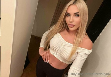 alicedollyua model pornographic galleries
