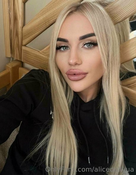 alicedollyua sex model photo