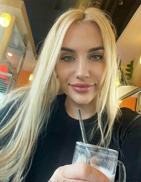 alicedollyua beautiful star photo