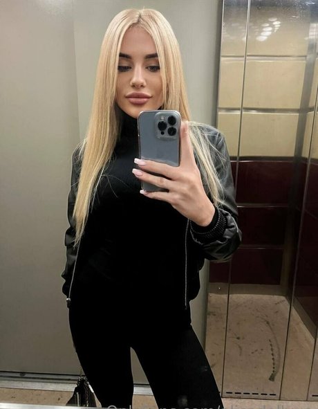 alicedollyua adult model image