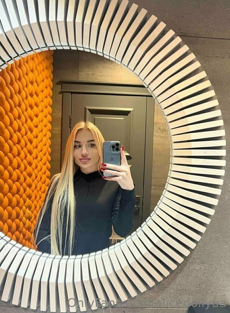 alicedollyua pretty pornstar photos