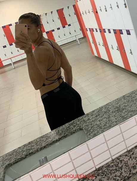 Lush Queen model nude photo