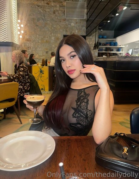 thedailydolly erotic pornstar galleries