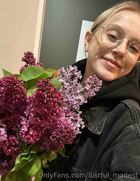 lustful modest pornstar art img