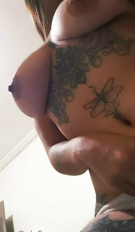 oficialagnes naked pornstar pics