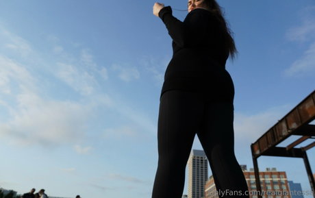 realgiantessa model high quality images