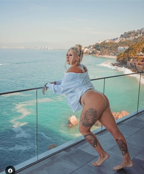 jraybabyy model hot pics