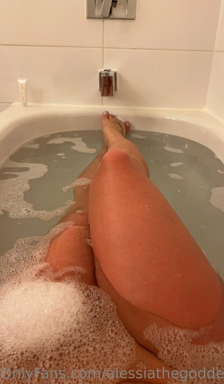 alessiathegoddess model perfect img