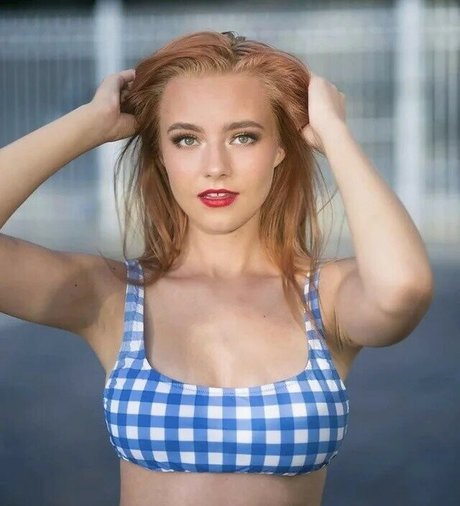 HalcyBella high quality pornstar pictures